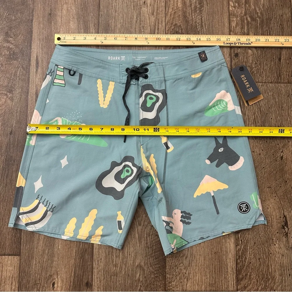 Roark Passage Boardshort Beach Swim Shorts Men’s Size 31 Multicolour